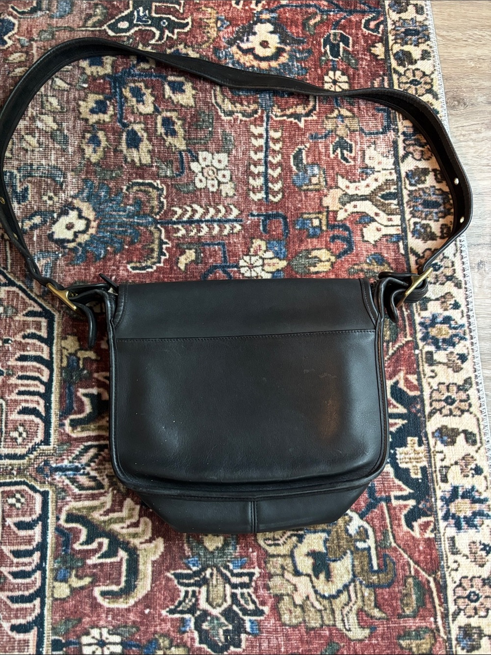 Coach Vintage Black Leather Crossbody Bag with Gold Hardware - Picture 4 of 4